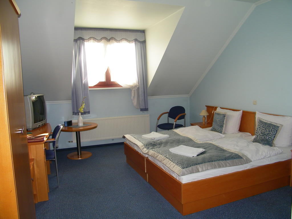 Hotel Restauracja Tawerna Gliwice Chambre photo