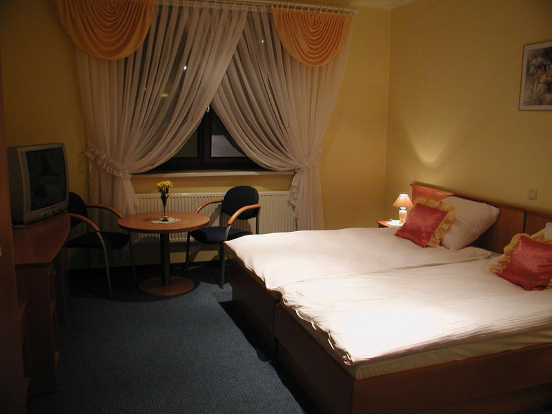 Hotel Restauracja Tawerna Gliwice Chambre photo